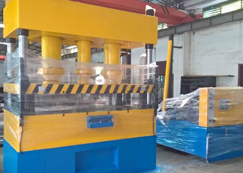 300噸四柱高速雙動液壓機