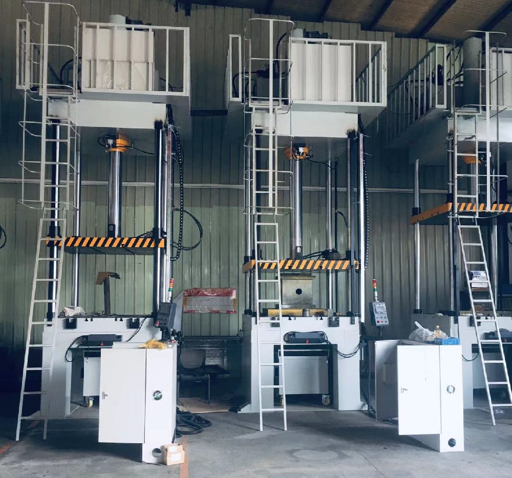 100噸伺服四柱油壓機(jī)